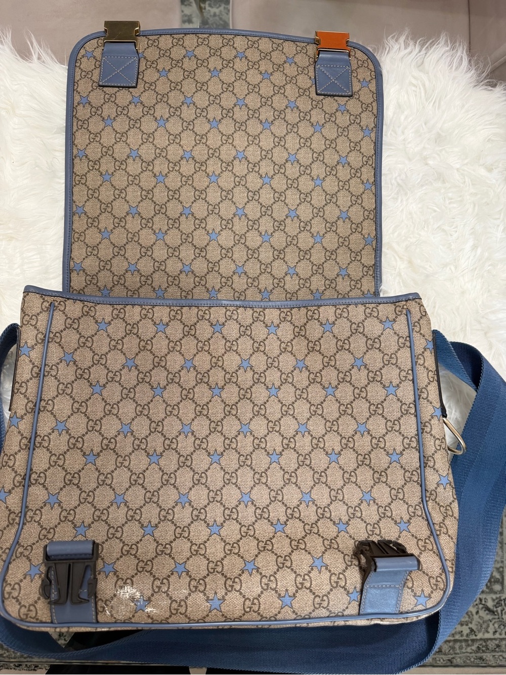 Gucci GG Supreme Star Pattern Diaper Messenger Bag - Picture 3 of 6
